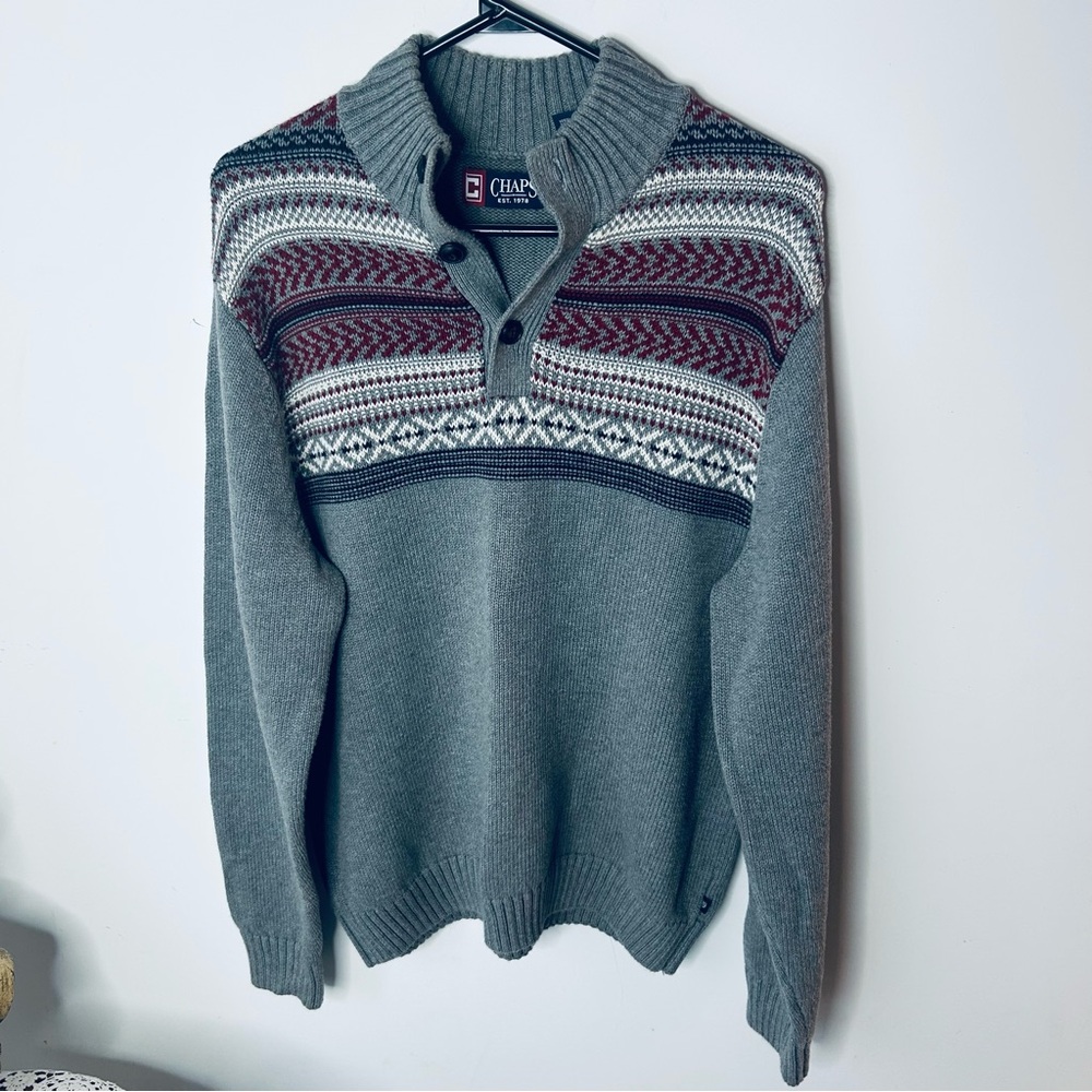 Chaps Men's Sweater in Gray and Red Pattern